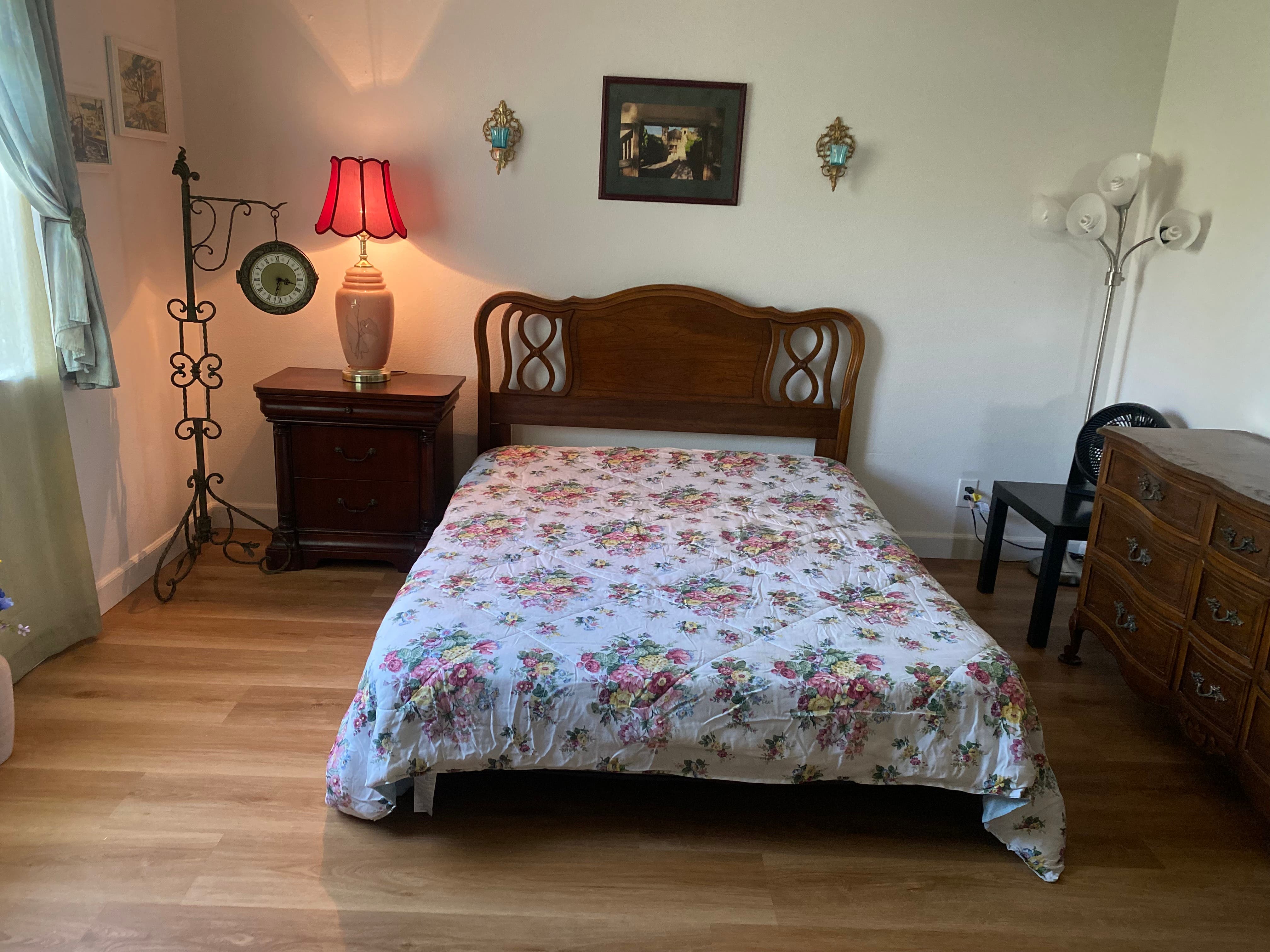 Room Available Immediately 