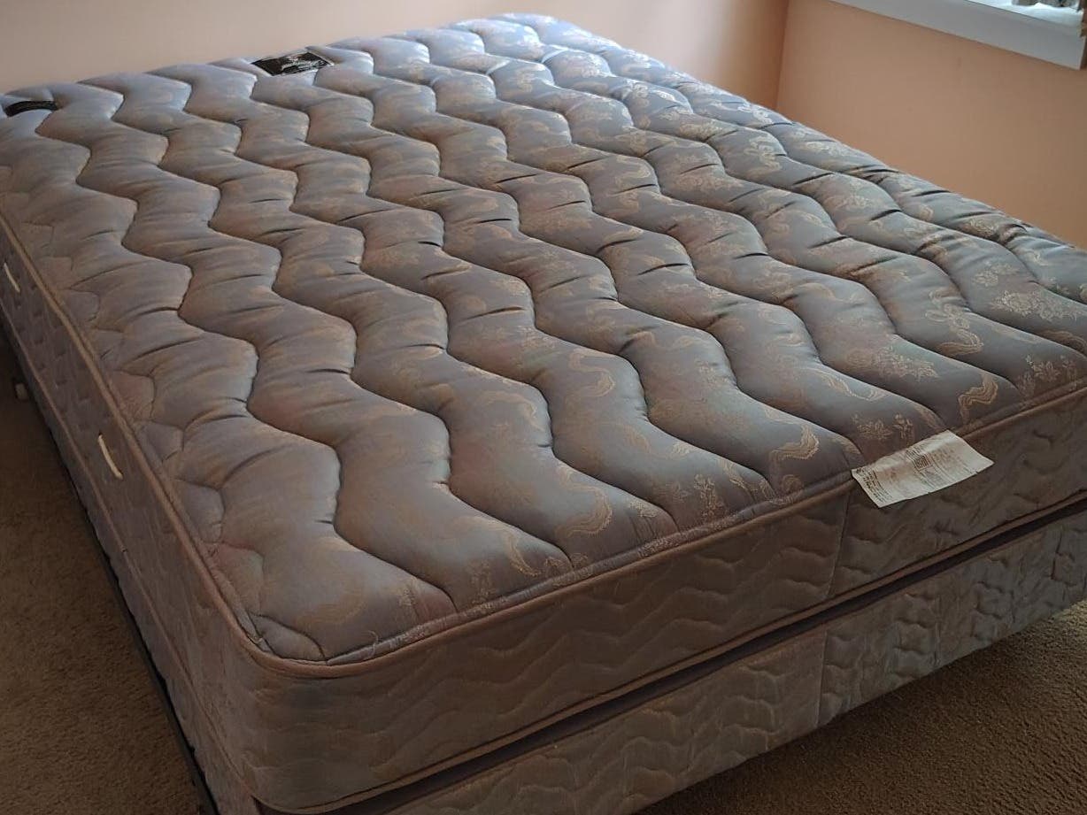 Queen size bed