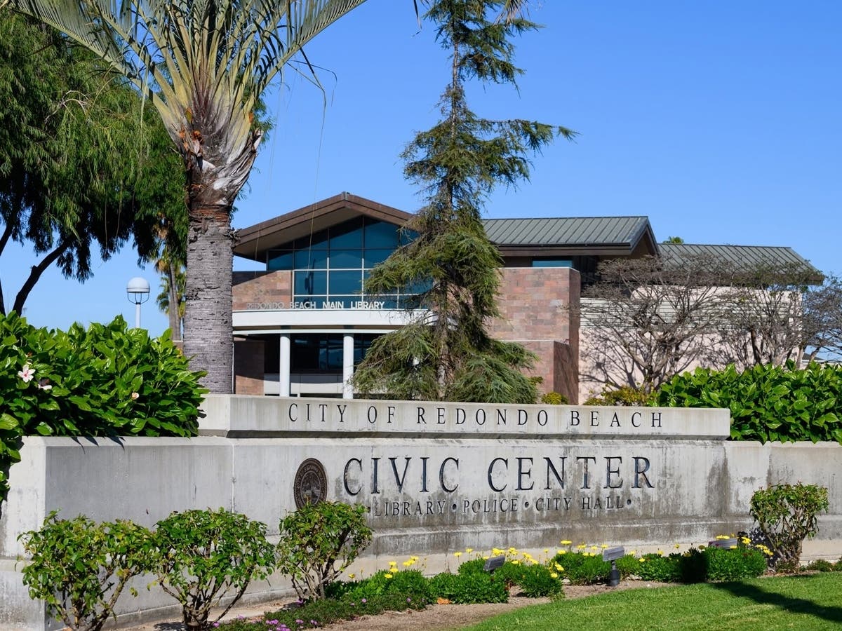 The Redondo Beach Civic Center, which houses City Hall, the Main Library and Police Department.
