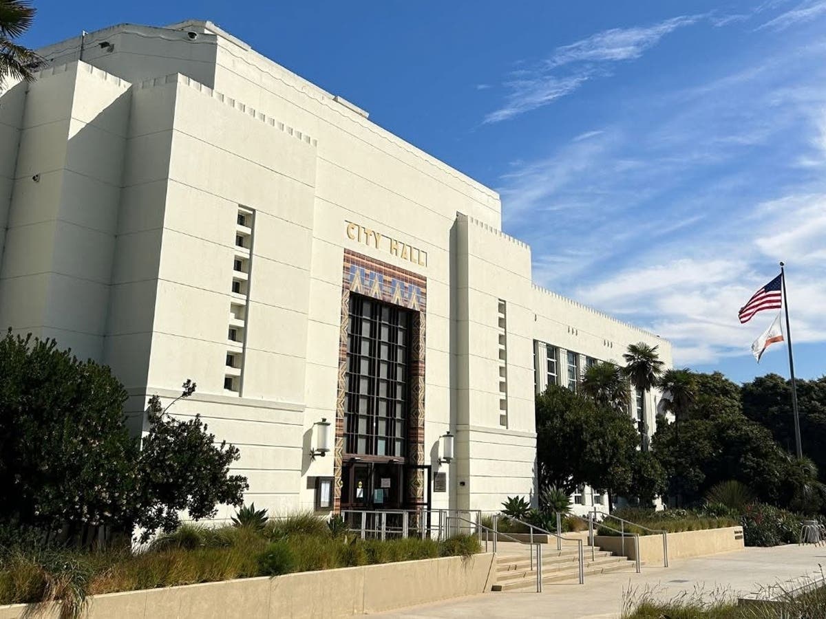 Santa Monica City Hall. The city has launched a new $100,000 microgrant program offering $5,000 grants to qualifying small businesses.