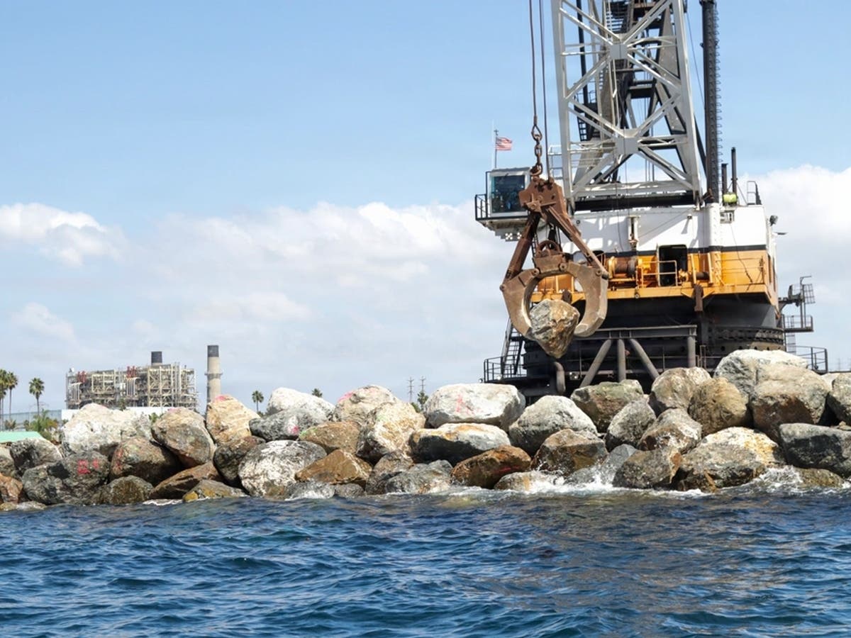 Contractors from Connolly Pacific conduct breakwater repair work Sept. 17, 2026 in Redondo Beach, California for the U.S. Army Corps of Engineers' Redondo Beach-King Harbor breakwater repair project.