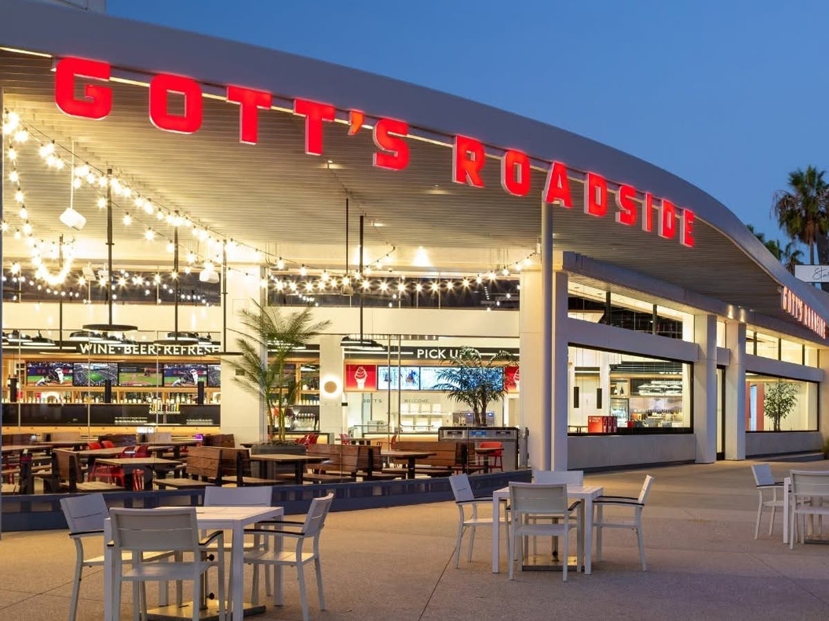 Gott's Roadside's new Santa Monica location pairs a sprawling patio with communal seating, a full bar and the California roadside aesthetic the brand has refined since 1999.