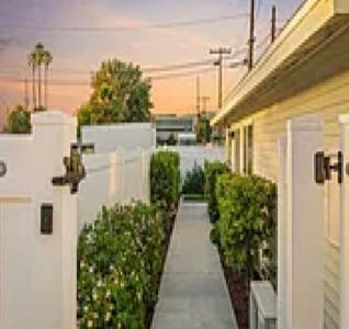 2 Bedrooms 2 Bathrooms For Rent