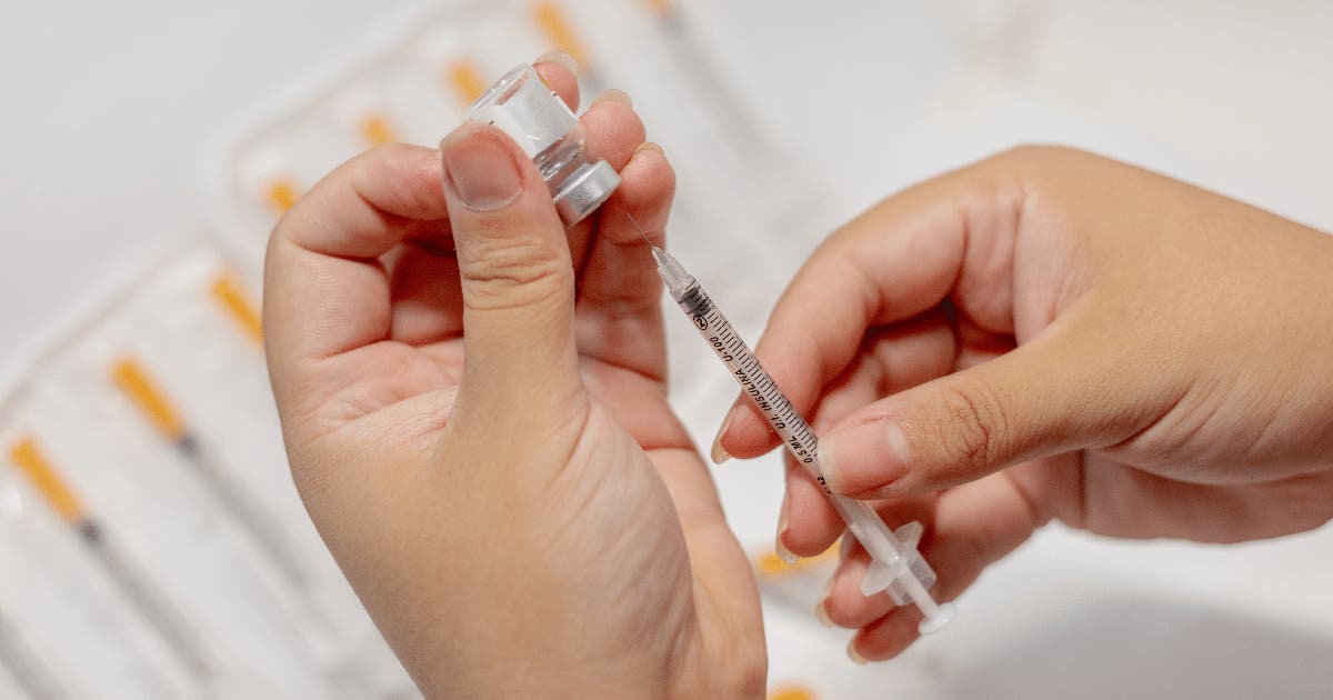 Thinking About Peptide Therapy in Gilbert? What to Know Before You Buy Peptides Online