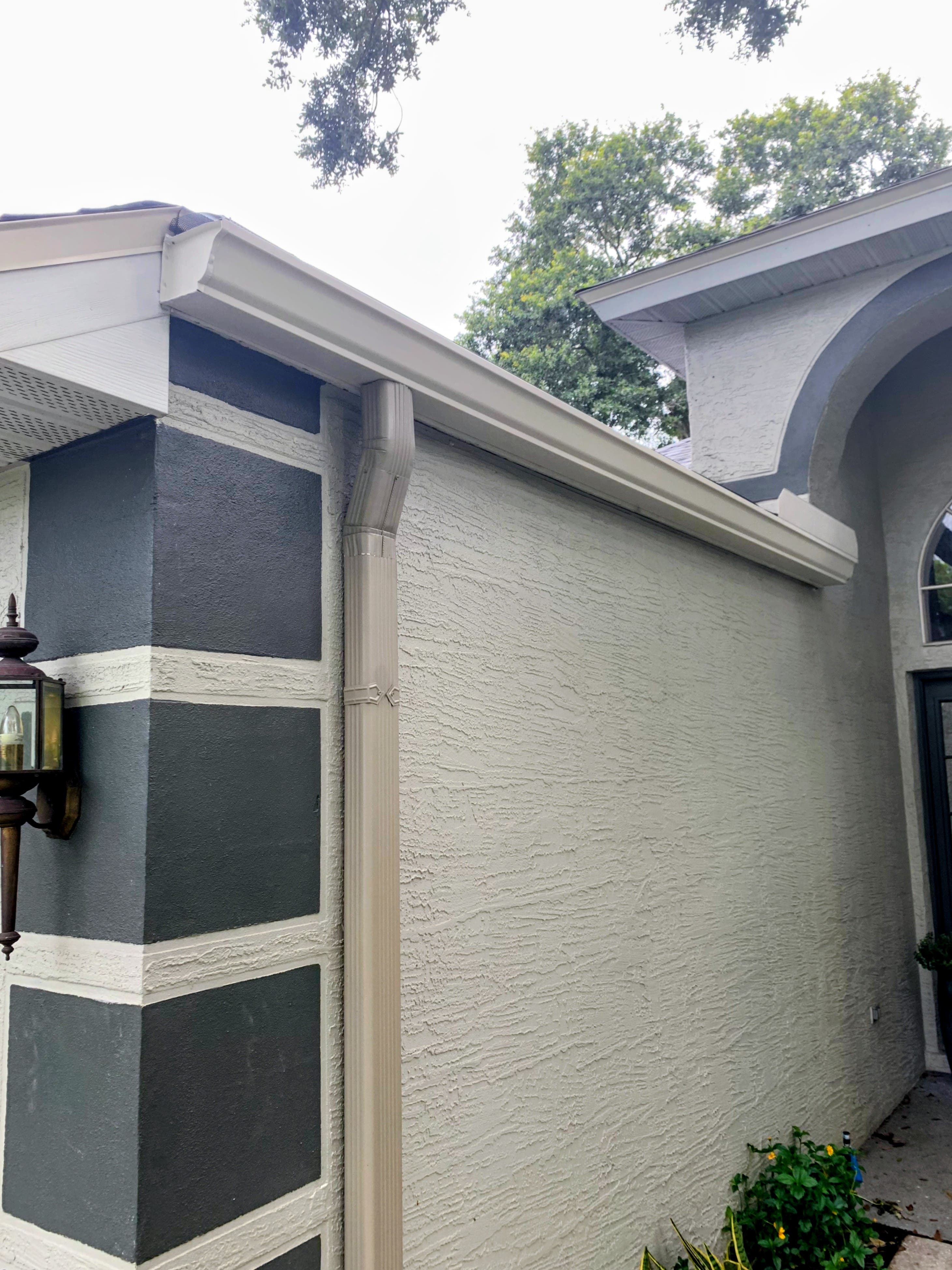 Seamless Gutters- Installation and Cleanings 