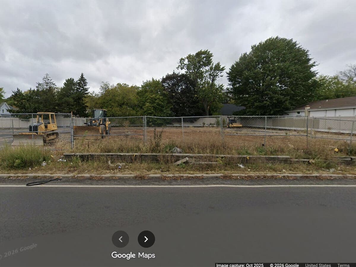 The former Mt. Fuji property on Route 17 South is the site of a proposed El Car Wash development.