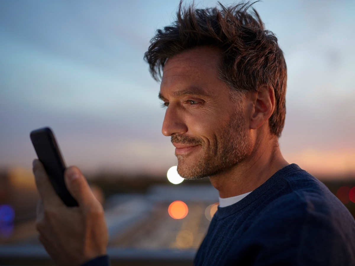 Protecting your identity, devices and family online doesn't have to mean juggling multiple services. Learn how Aura combines digital safety tools in one platform and how it compares with LifeLock. 