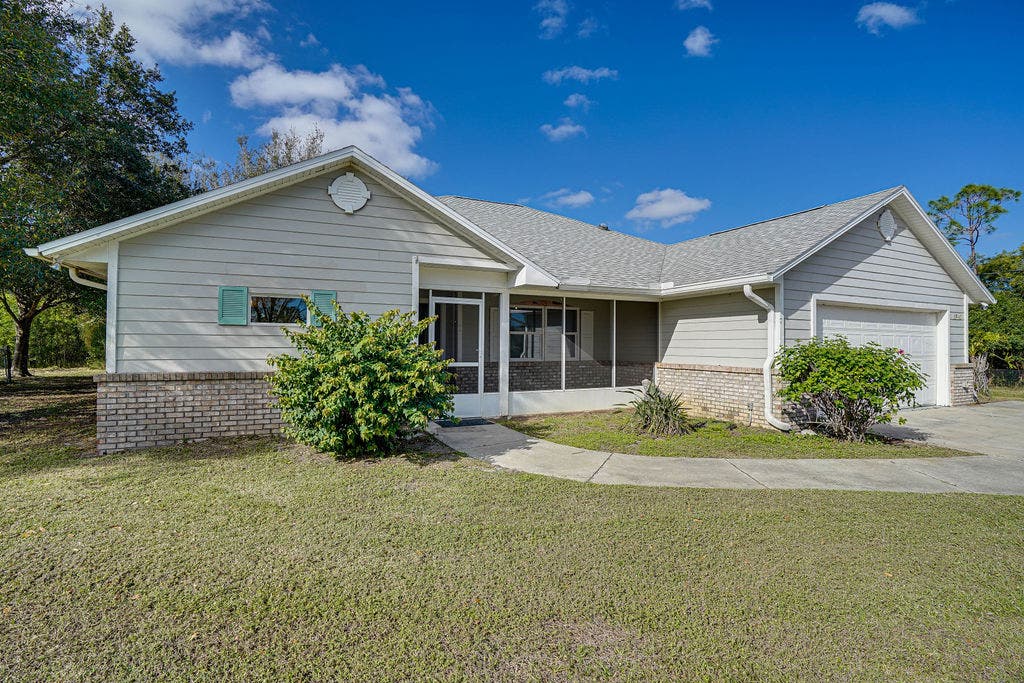 13750 77th St. Fellsmere Farm, spring fed pond, Inground Pool & more