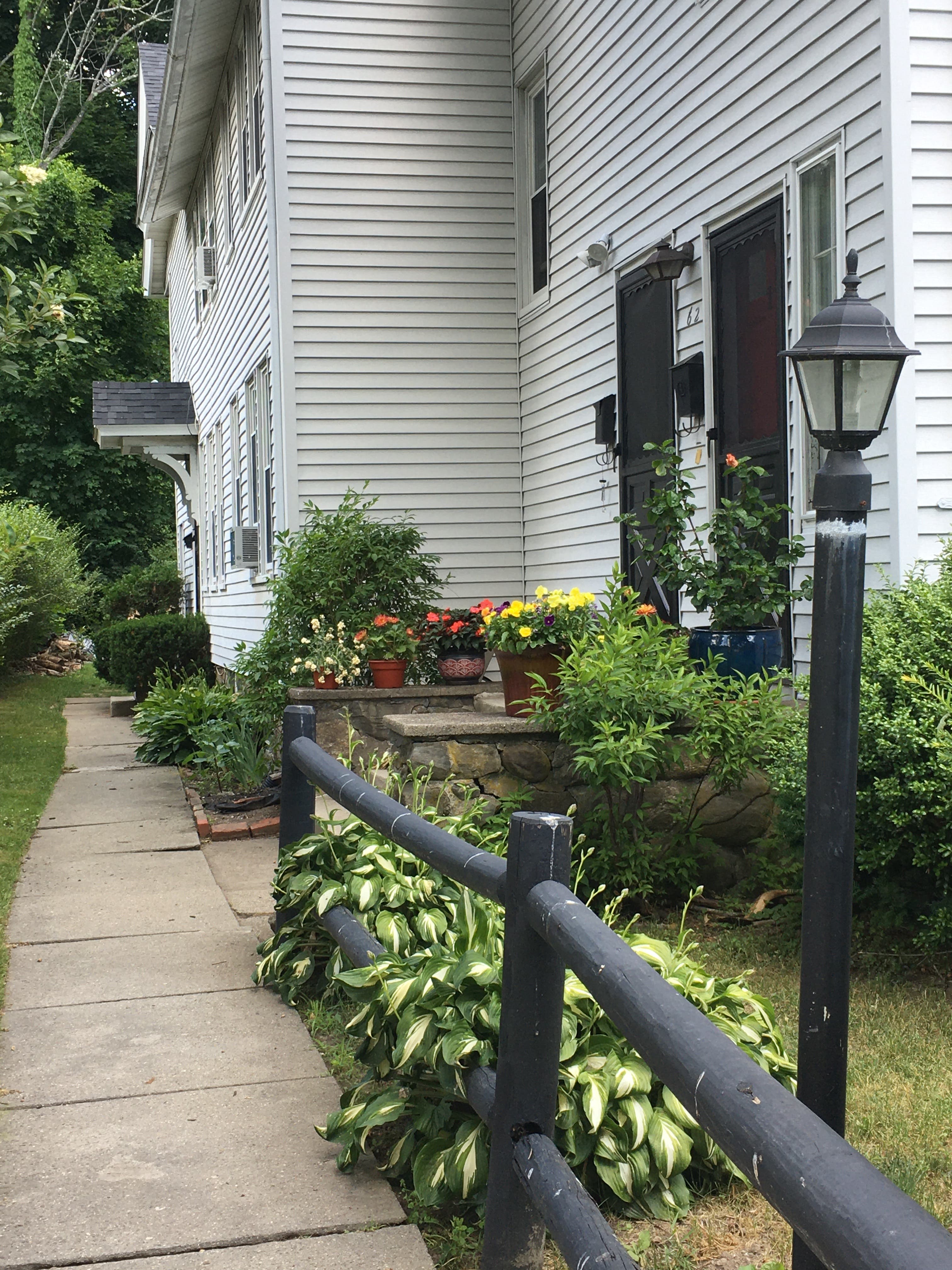 Sunny 1 bedroom, 2nd floor, Shawsheen Village, Andover.