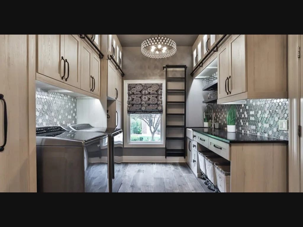 Laundry room in brown with ladder