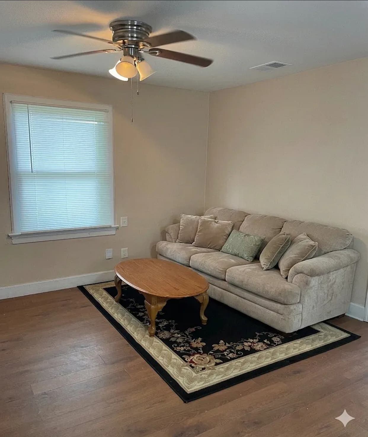 Looking for 1-bedroom apartment in Jacksonville? Look no further!