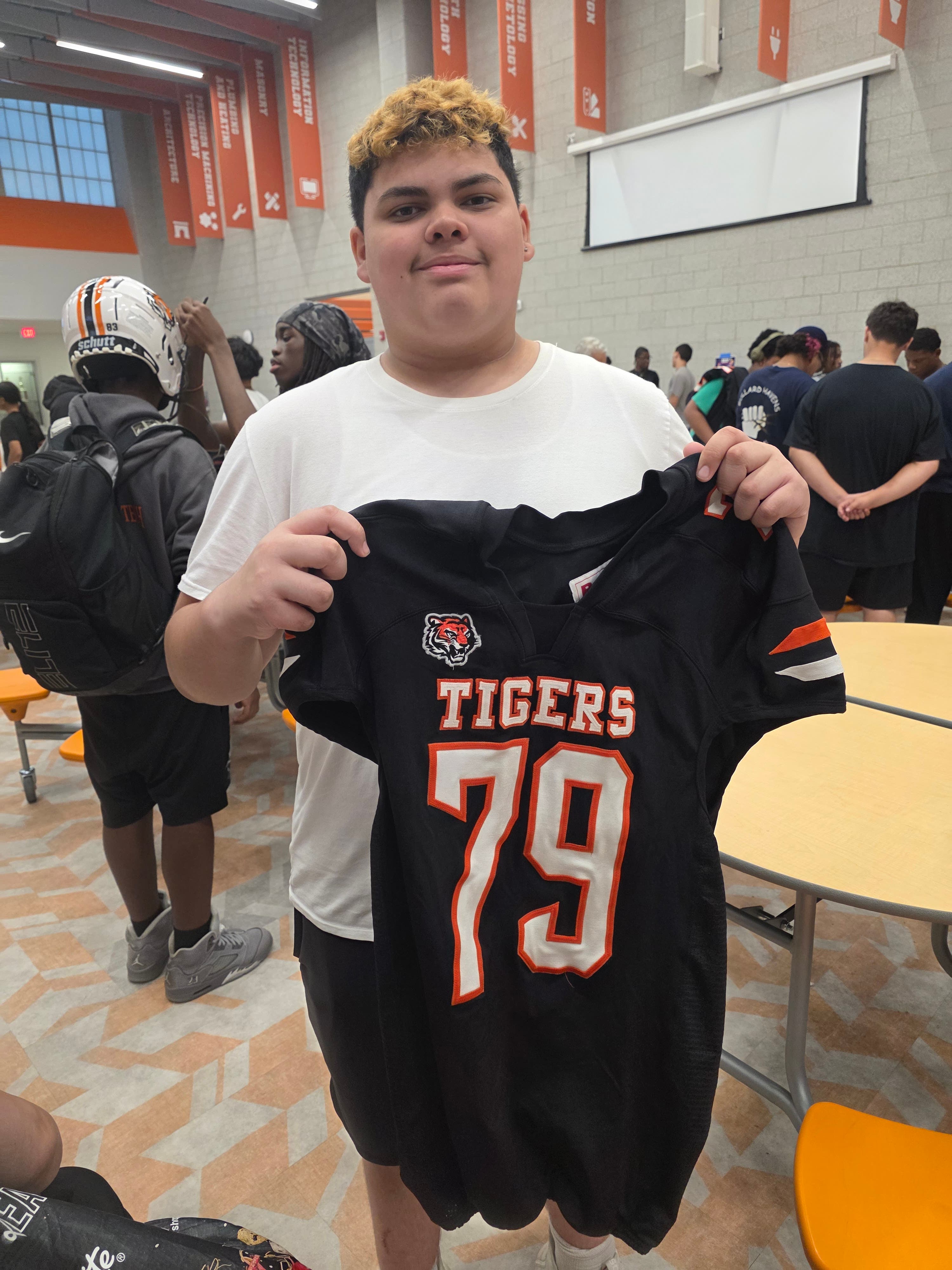 Support a Tiger’s Journey to Greatness! 🐯🏈