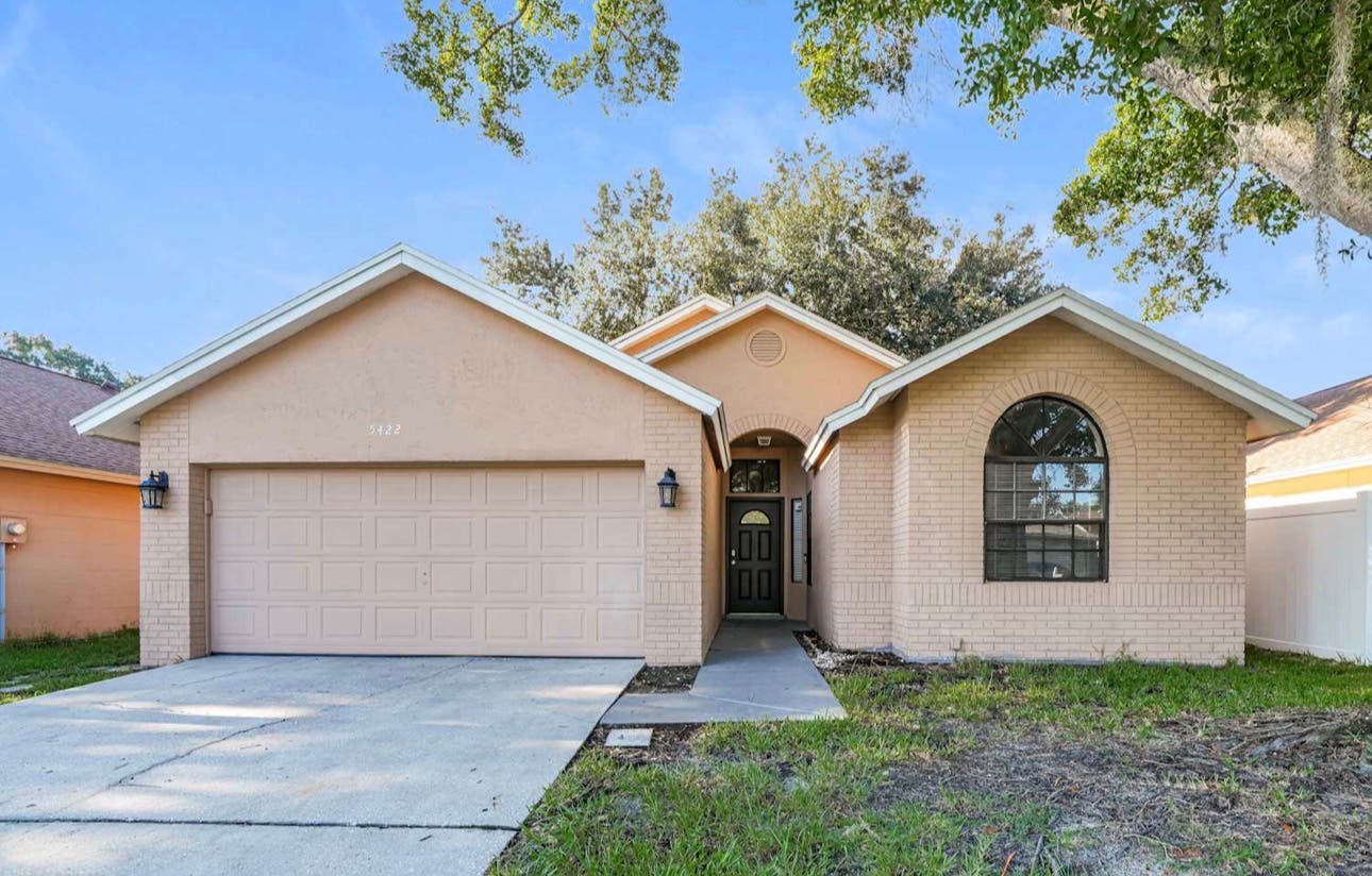 Hello neighbors I have this beautiful 3 bed 2 bath for $1500 text (656)999-0397