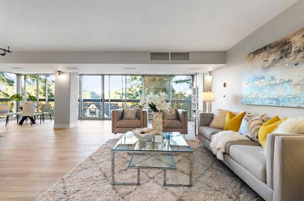 Newly Remodelled, Light Filled 1 Bed 1 Bath For Rent