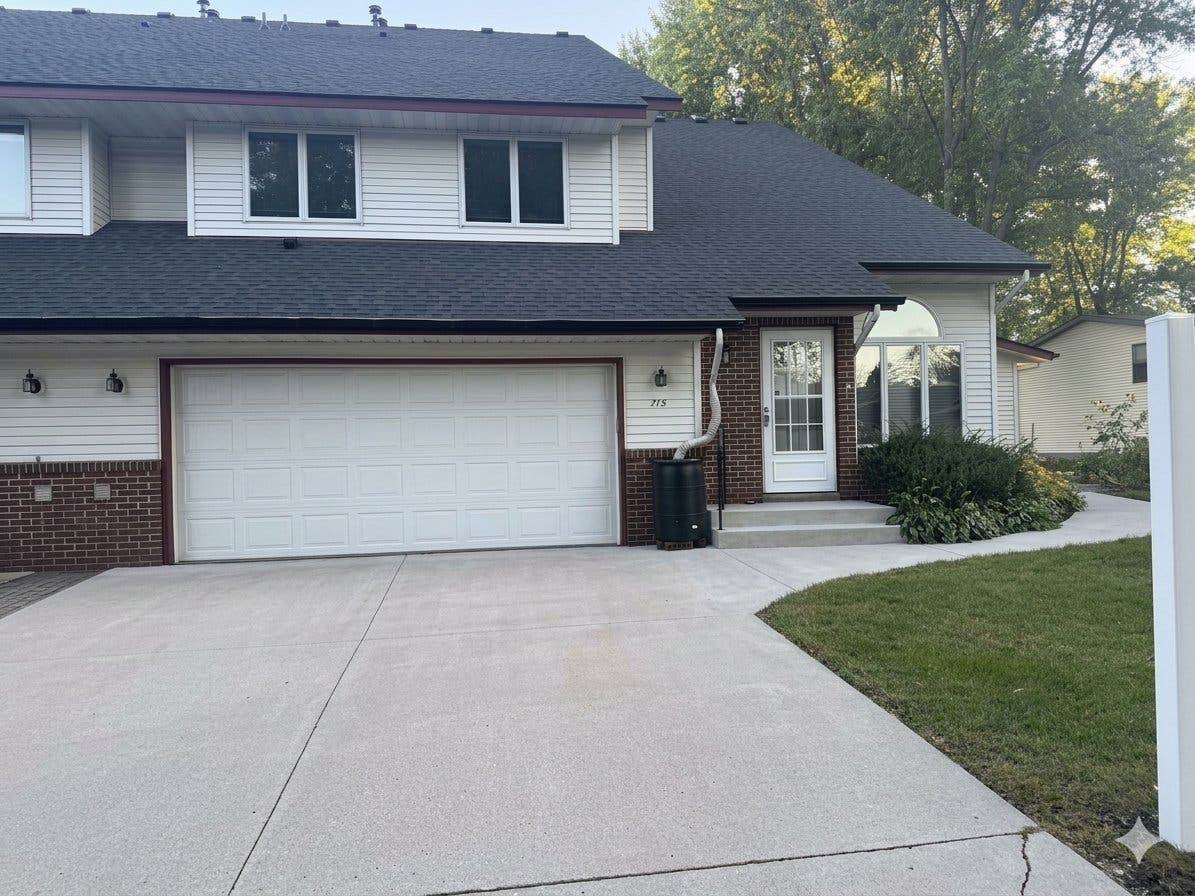  Townhome for Sale: 715 1st Street SE New Prague, MN 56071