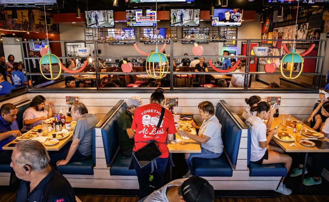 Applebee's® and IHOP® Celebrate Cincinnati Grand Opening