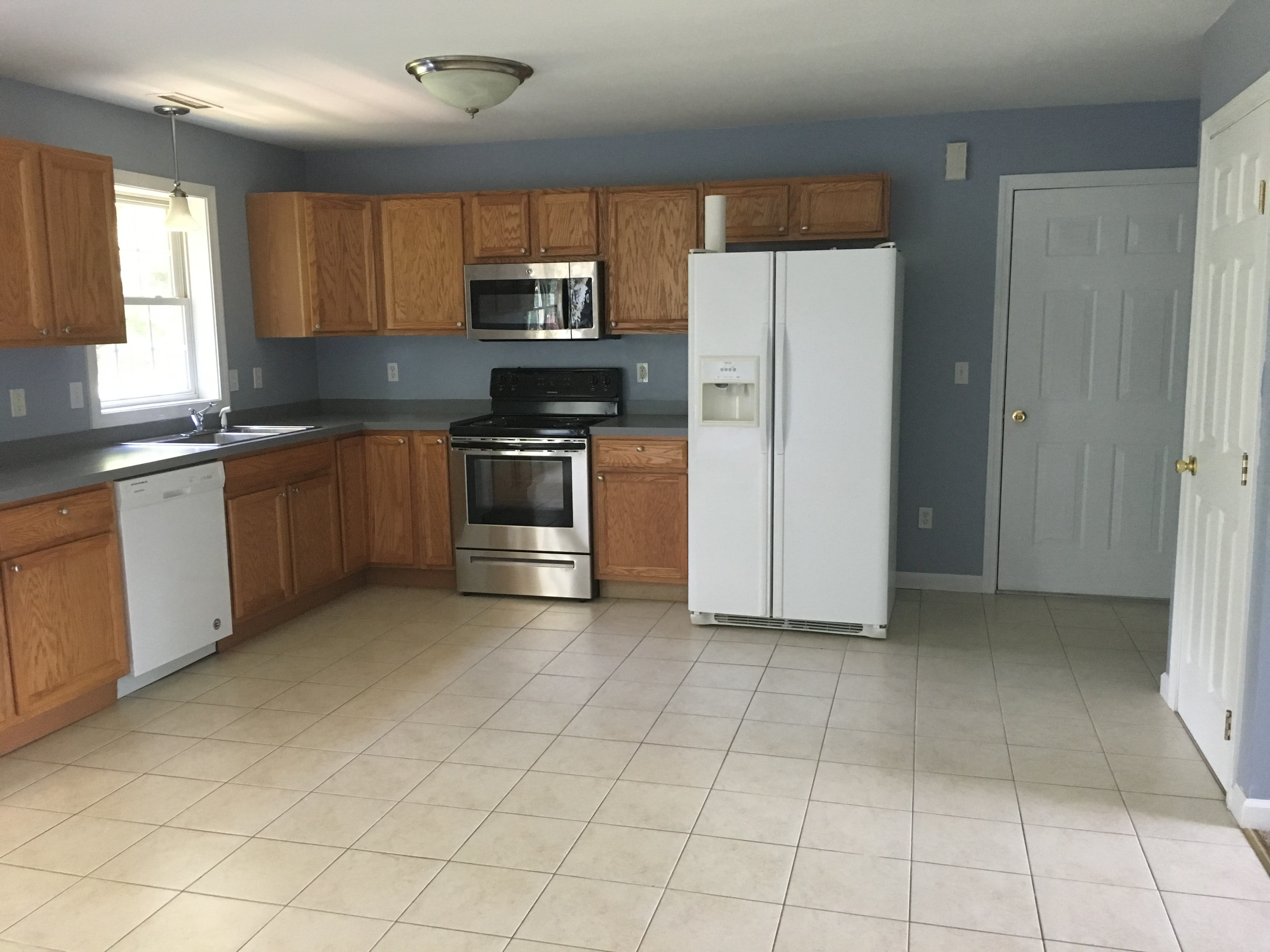 Large 3 Bedroom Apartment