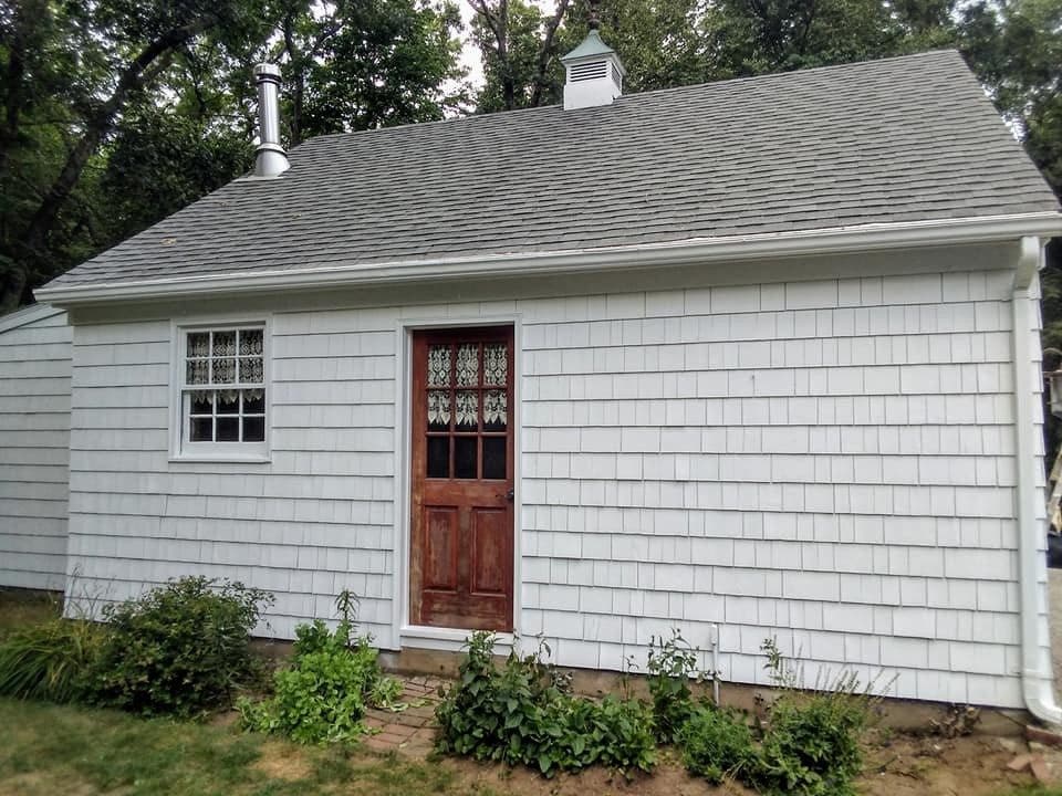 Warwick Painter Offers Spring and Fall Gutter Cleaning Before Winter
