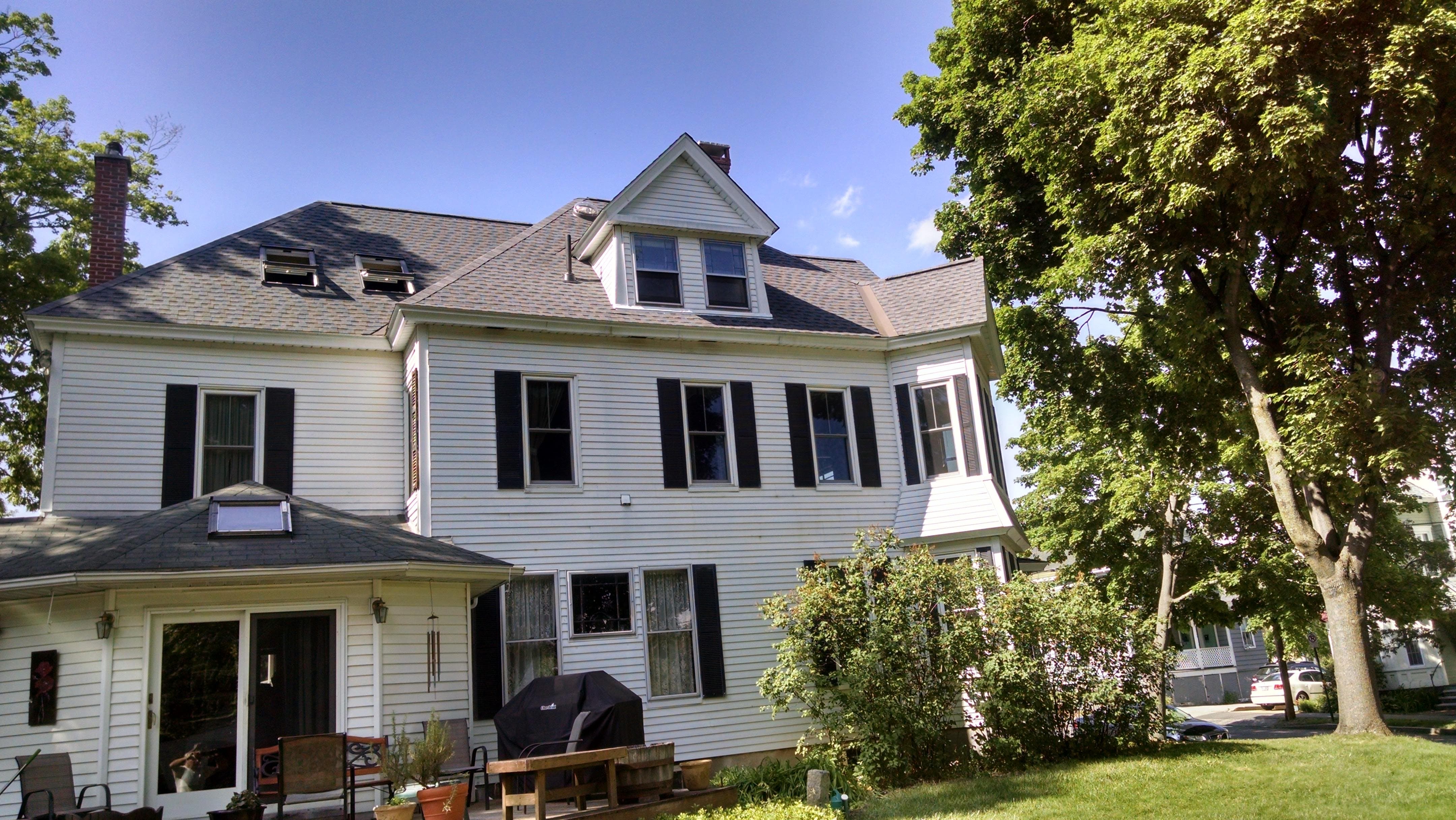 Housemate - Share Restored Victorian - downtown Concord