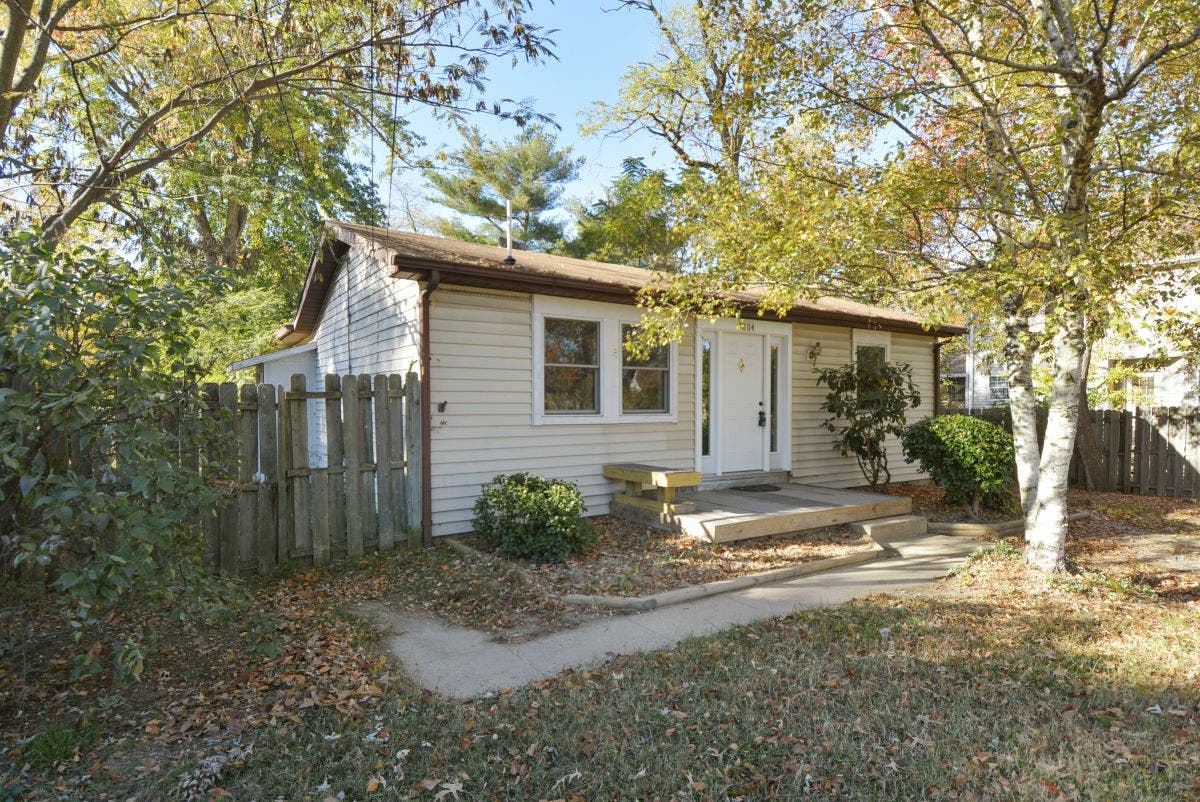 Home for sale near Fort Meade in Rockview Beach community of Pasadena