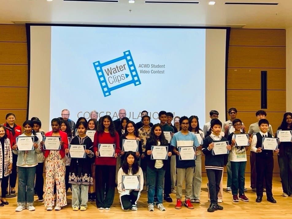 WaterClips Student Video Contest award winners, honorable mentions, judges, and ACWD Board Members gathered at the Fremont Downtown Event Center to celebrate the students’ cinematic achievements.