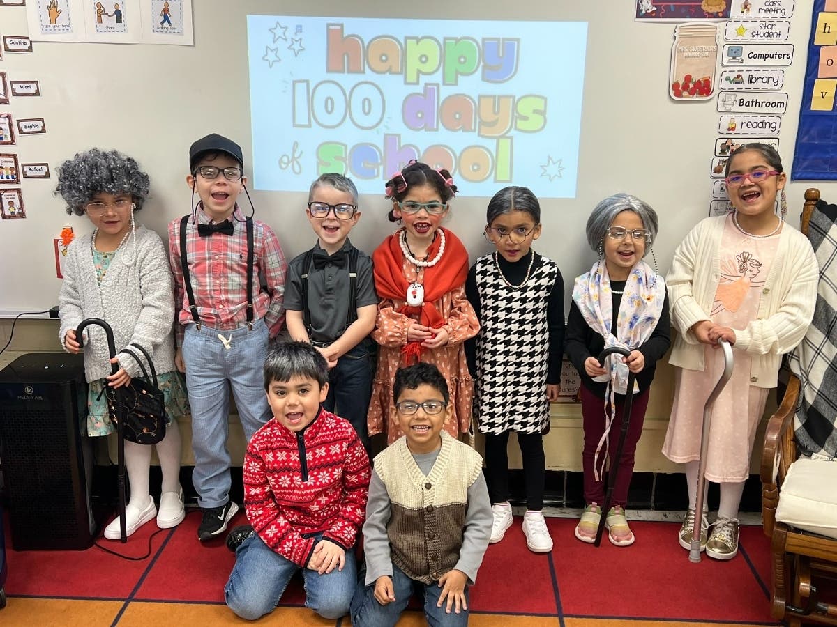 Oak LawnHometown School District 123 Celebrates 100 Days of Learning