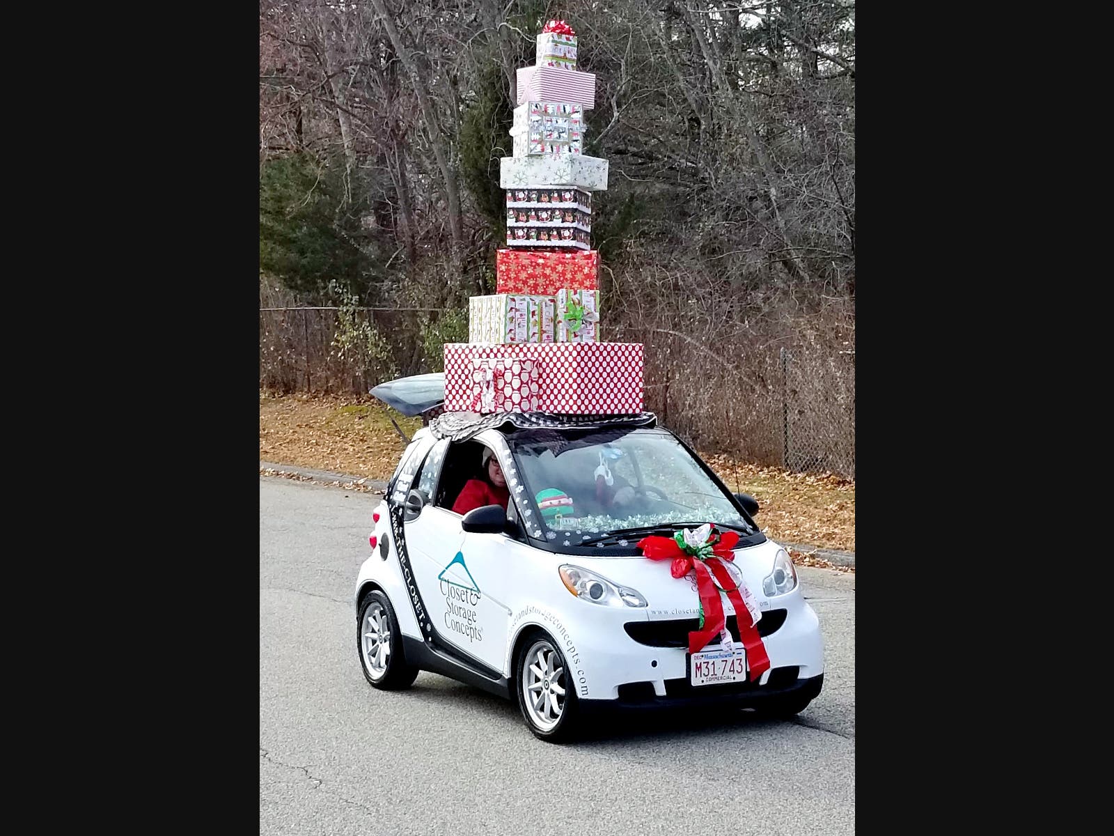 Closet & Storage Concepts car in the MEMO Holiday parade