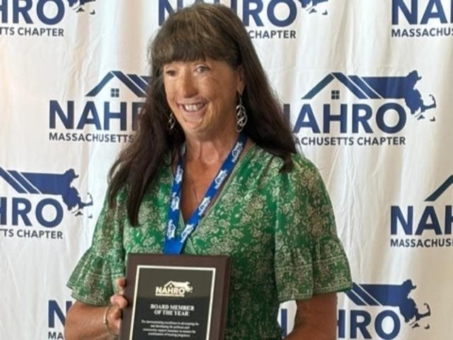https://patch.com/img/cdn20/users/321386/20261004/121517/styles/patch_image/public/lisa-donovan-receiving-award___04121255381.jpg
