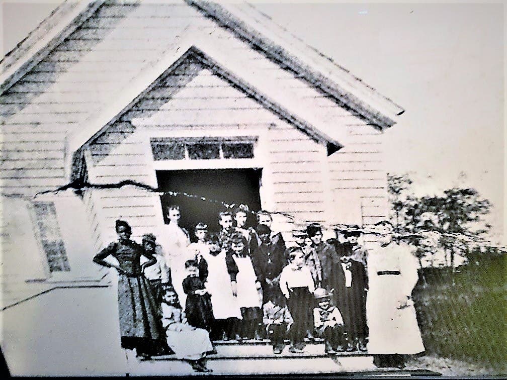 Photo of a class from many years ago.