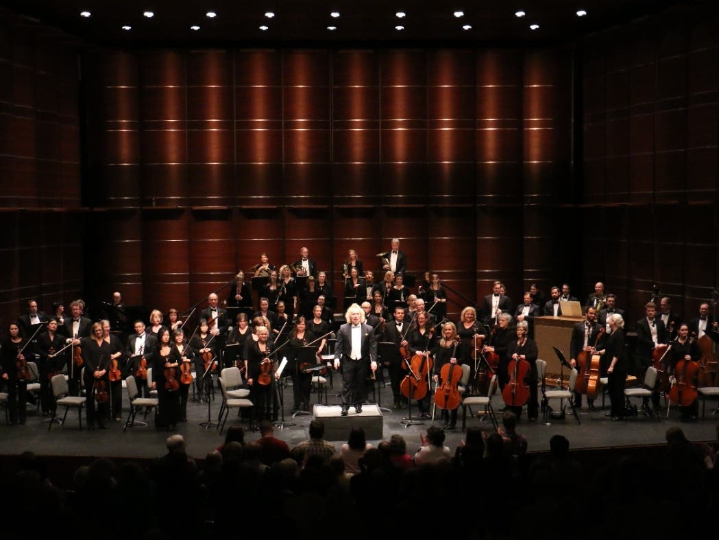 Pictured: Maestro Muspratt with New Philharmonic