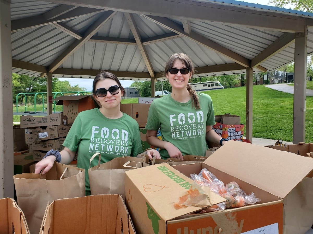 Food Recovery Network team sorting produce to distribute to Title I Elementary School families