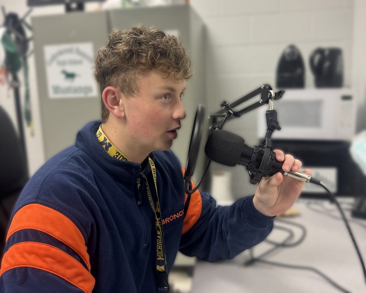 Lakewood Ranch senior Elliot Brumfiel at the microphone