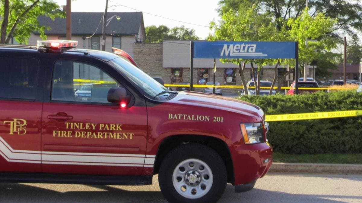 UPDATE: Man Fatally Hit by Metra Train During Tuesday Evening Rush ...