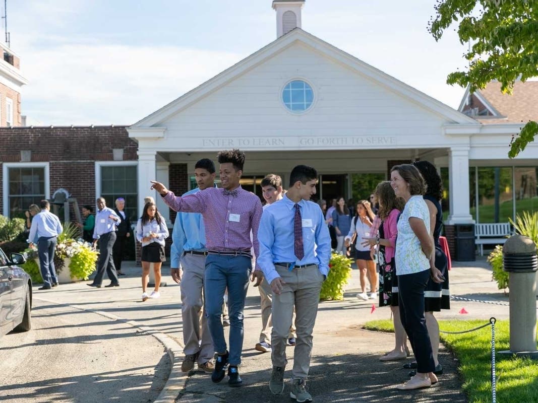 St. Luke's students and faculty on the Hilltop last fall.