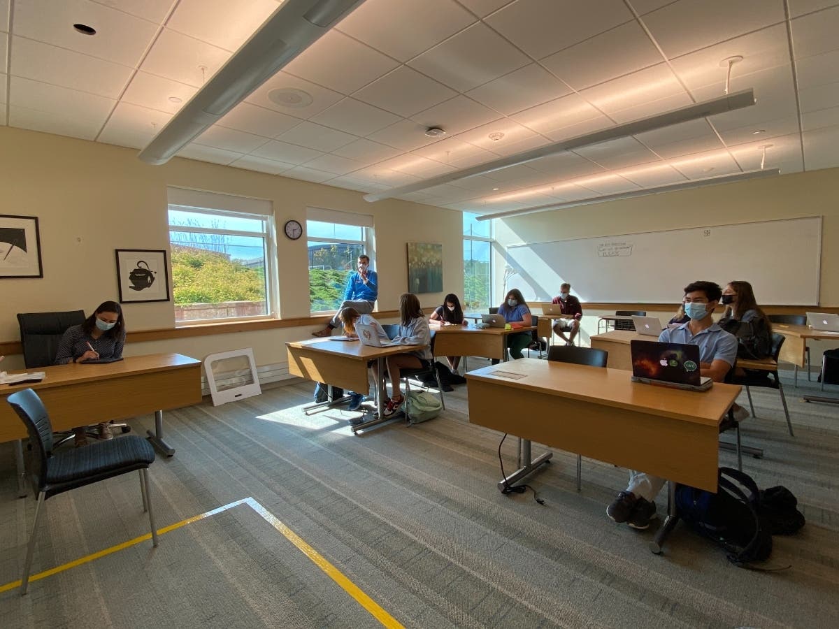 St. Luke's students are hard at work in Matthew Goetz English class.