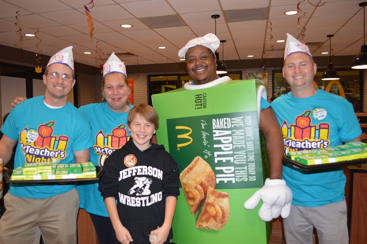 Jefferson Middle School's Amazing First McTeacher's Night Aurora, IL