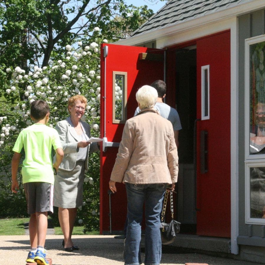 News small post card thumbnail