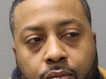 Donval Thomas, 44