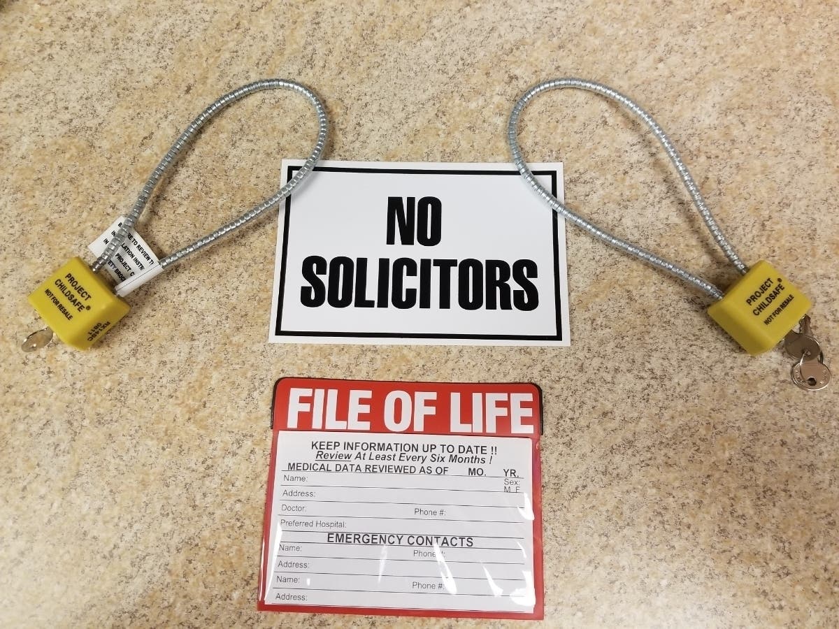 Palos Park police are offering free gun locks to any resident or gun owner in Palos Park, while supplies last. 