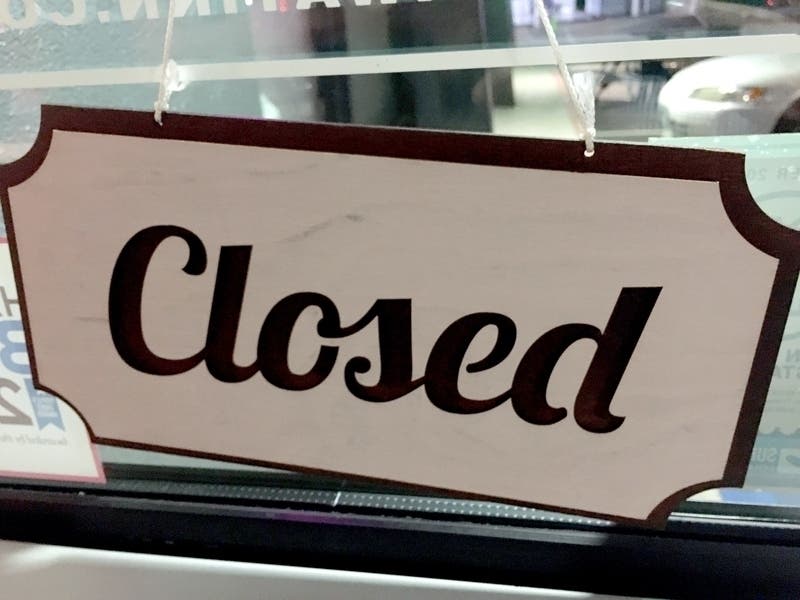 The parent company of Bakers Square closes 33 restaurants, including Alsip location.