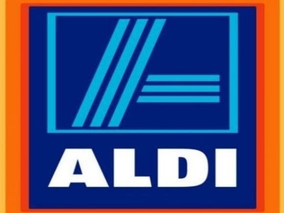 ALDI celebrates the grand opening of its new Crestwood store on March 5.