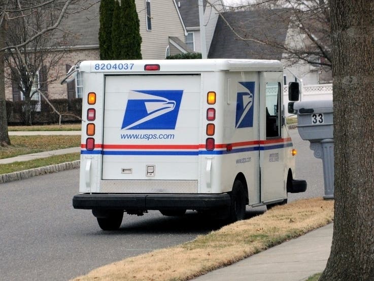 Chicago-region Congress members demand USPS leadership to look into persistent delivery and customer services issues. 