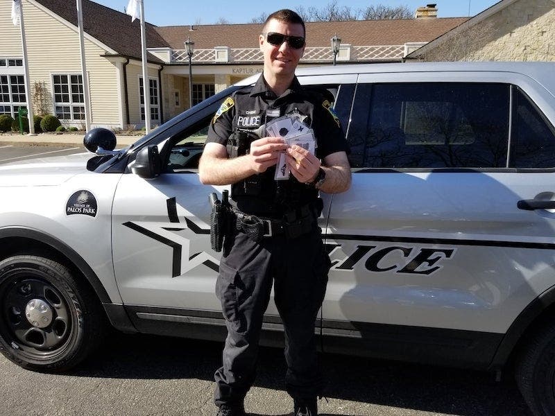 Palos Park police officer Russ Chibe was in the right place at the right time when he noticed an older couple lost and confused after driving 900 miles from home. 