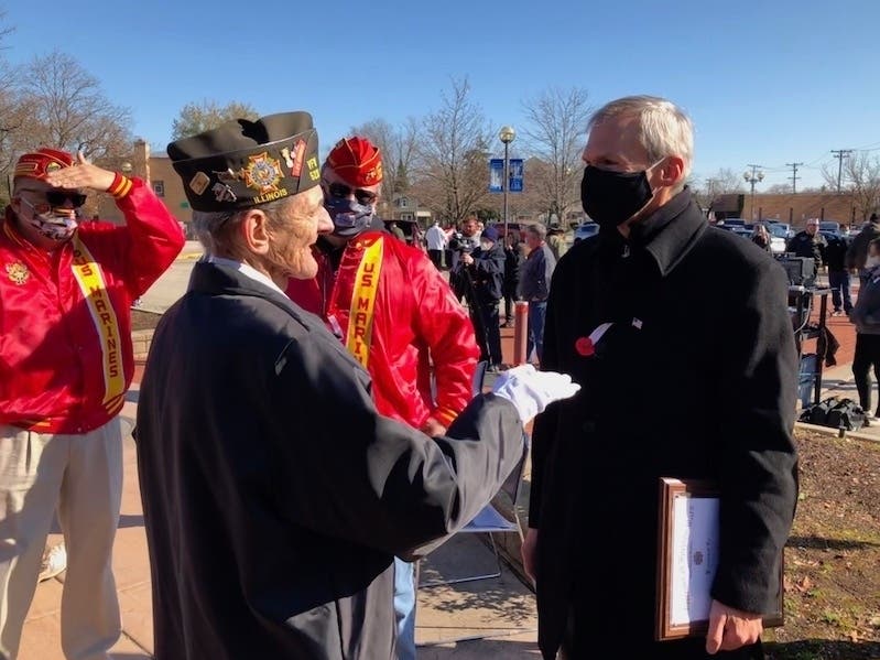 Former Congressman Dan Lipinski greets a veteran at Oak Lawn's 2020 Veterans Day ceremony, 