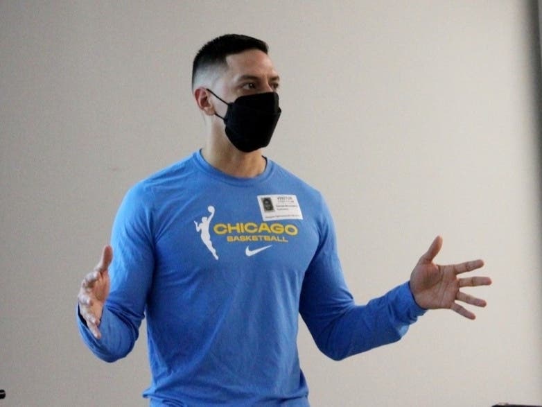Sam Almendarez, an athletic trainer for the Chicago Sky basketball team,
gave some career tips to students in the College and Career Exploration (CCE) class at
Evergreen Park Community High School last week.