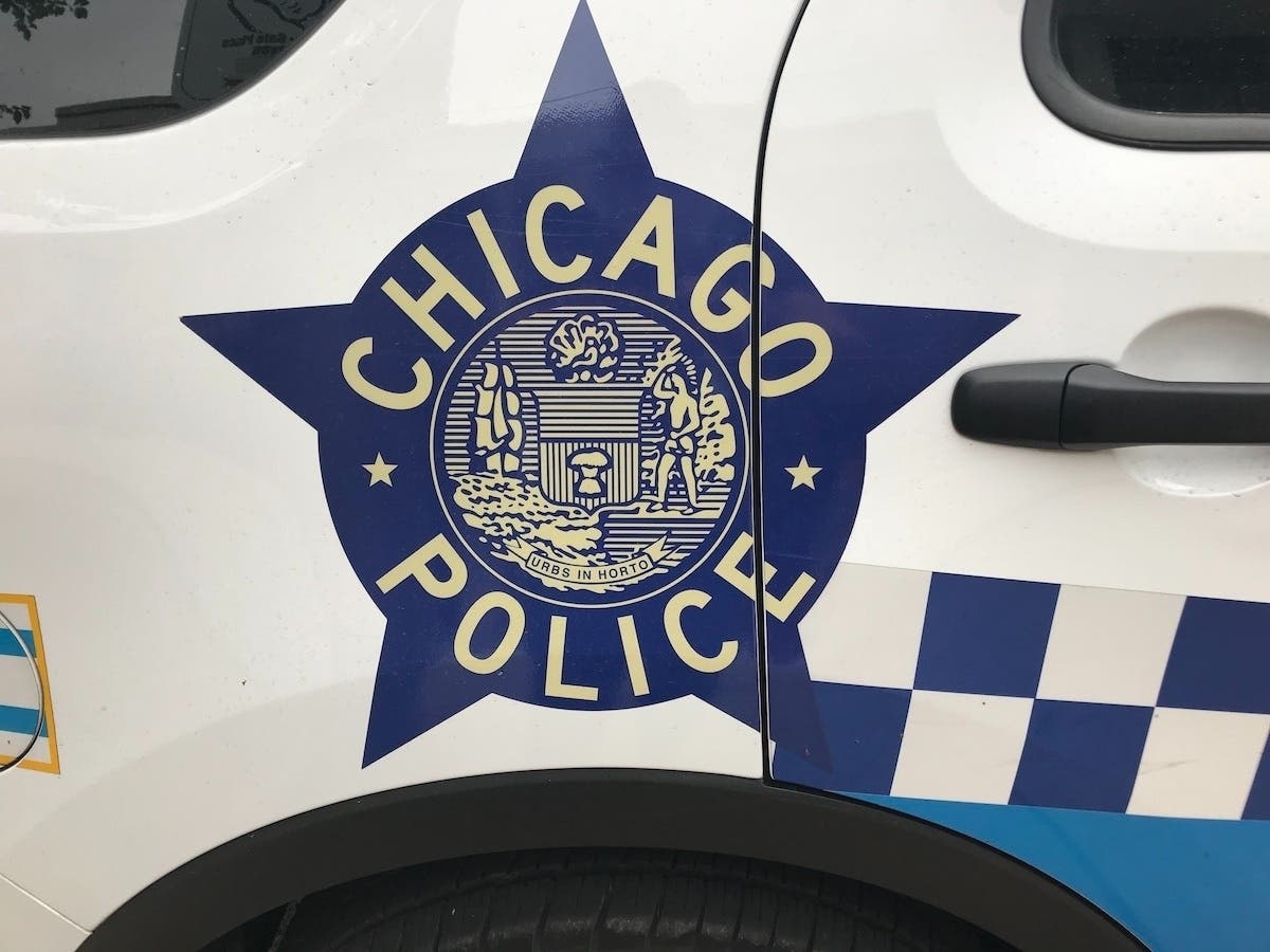 Suspects have been taking packages from delivery trucks in South Shore, Calumet, Gresham and Morgan Park, Chicago police say.