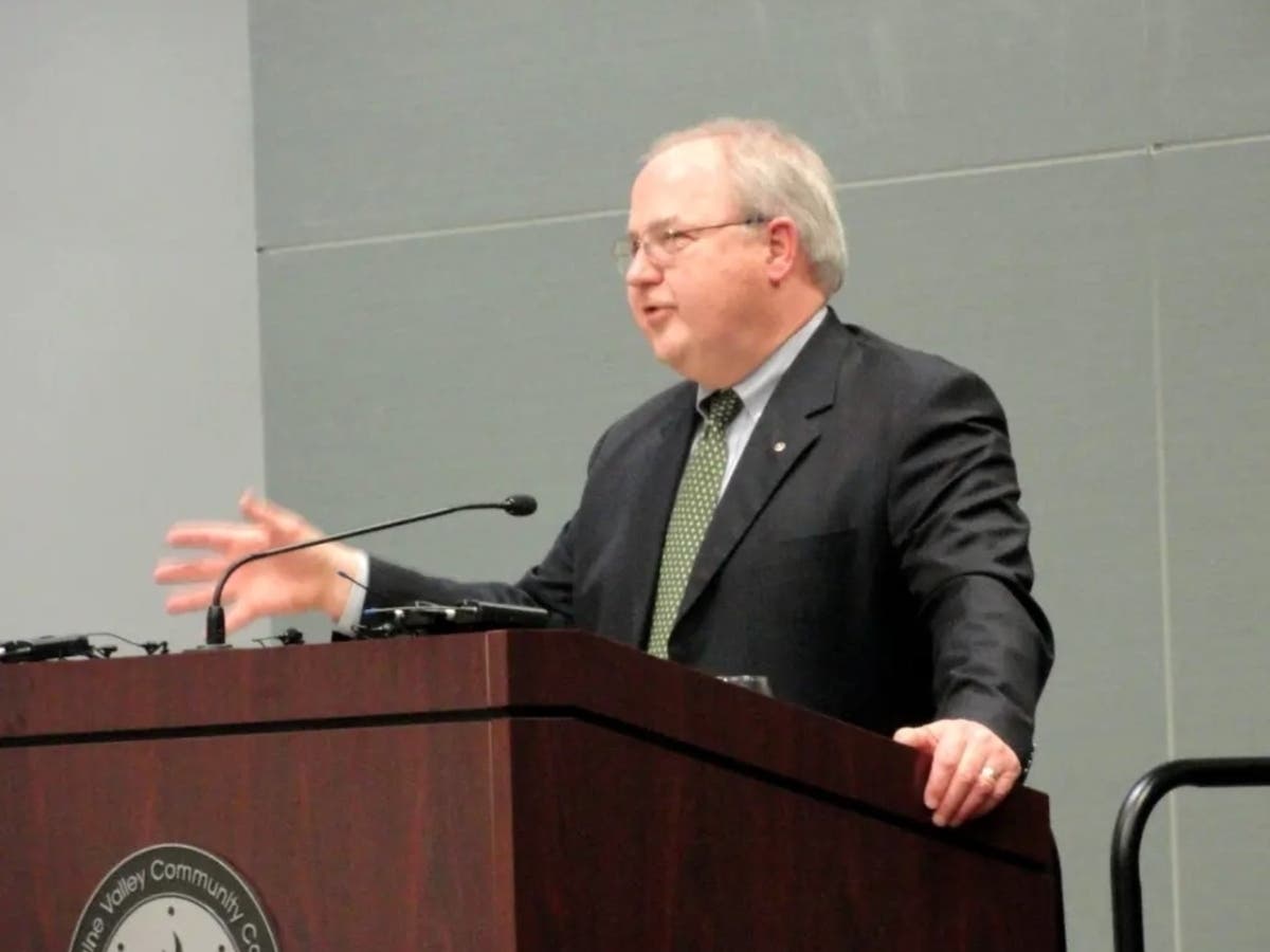 Mayor Robert Straz will share his vision on the city's future before the Palos Area Chamber March 14 at the Palos Heights Rec Center.
