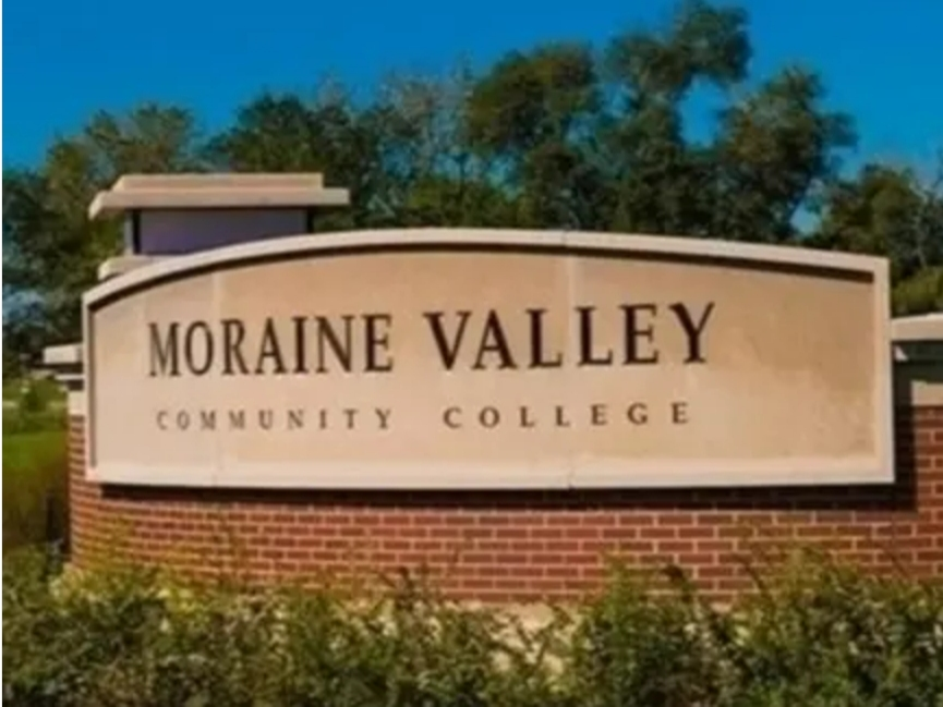 The Moraine Valley Community College will vote on the compensation package for the college president at a special meeting Wednesday, May 31.