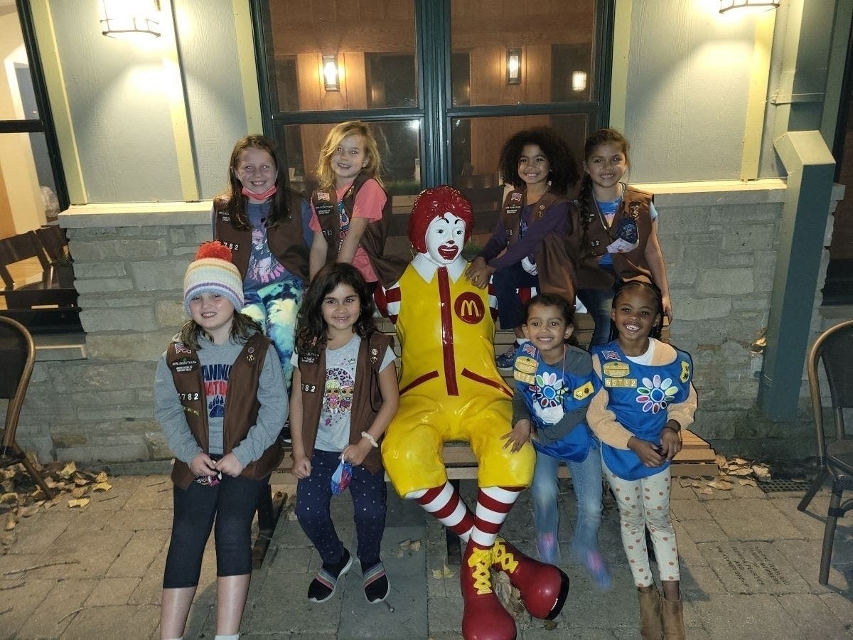 For an entire year, the Oak Lawn Daisies and Brownies of Troop 65782 were on a relentless quest to collect 1 million pop tabs for Ronald McDonald House.