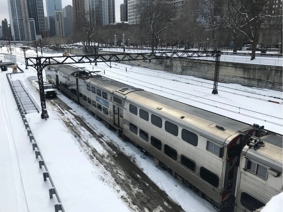 Metra Train officials are investigating a fatal train vs. pedestrian crash Sunday evening near 99th Street and Vincennes in Washington Heights. 